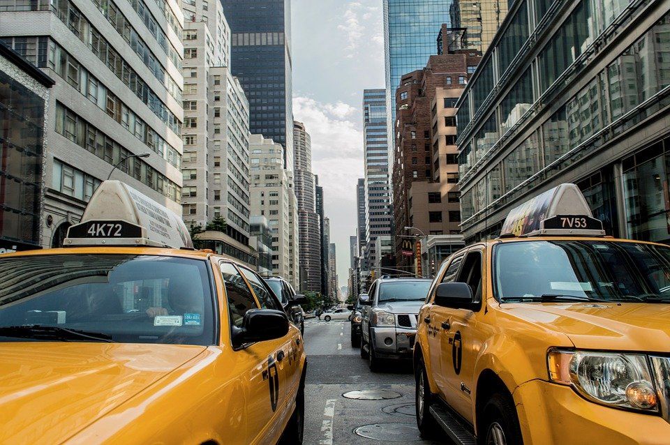 Czy warto założyć własną flotę aut dla taxi?