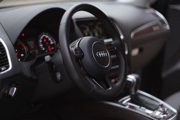 Co robić, gdy auto odmówi posłuszeństwa? Przewodnik krok po kroku